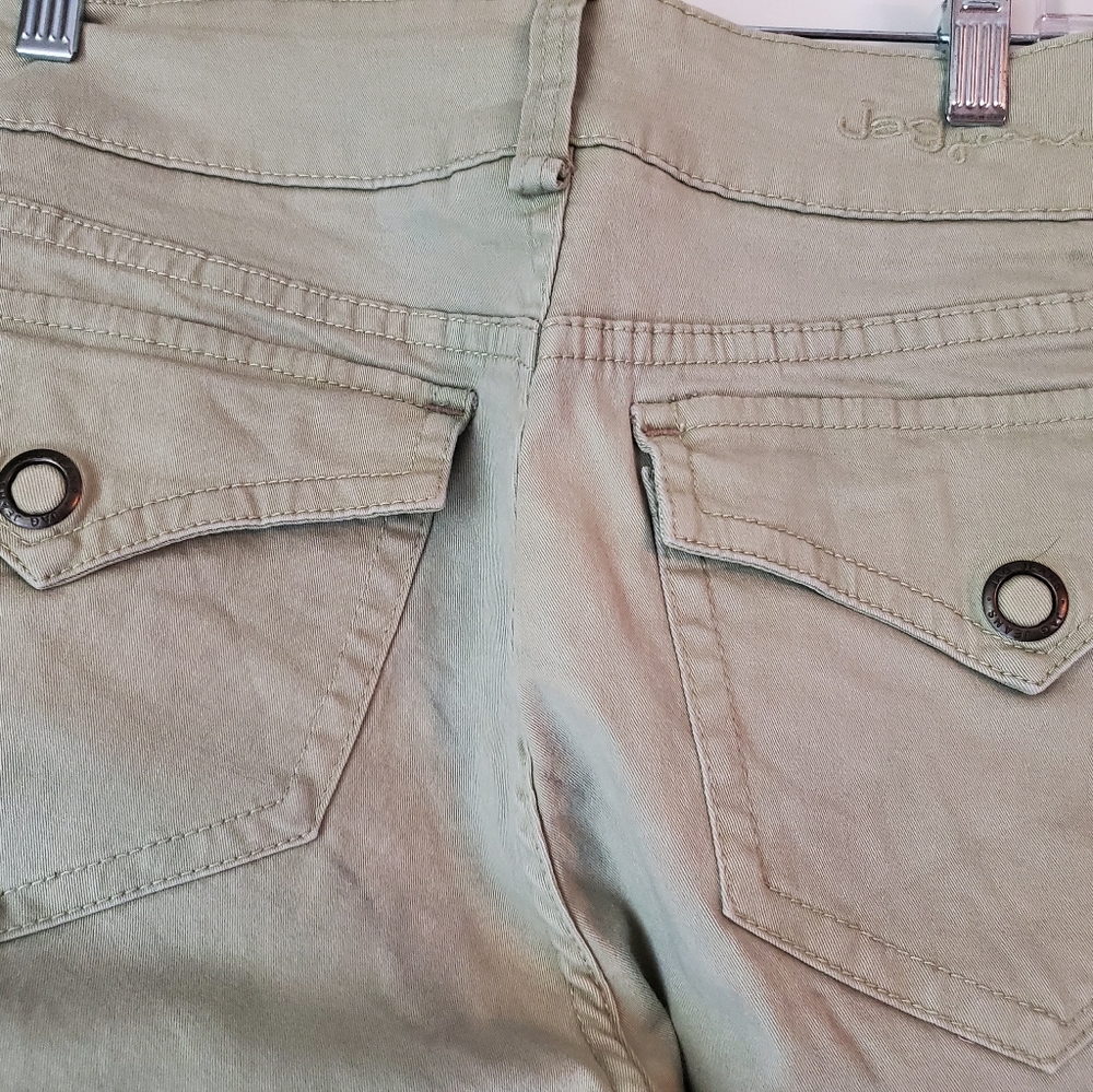 Spring Flare Capris - Picture 4 of 5